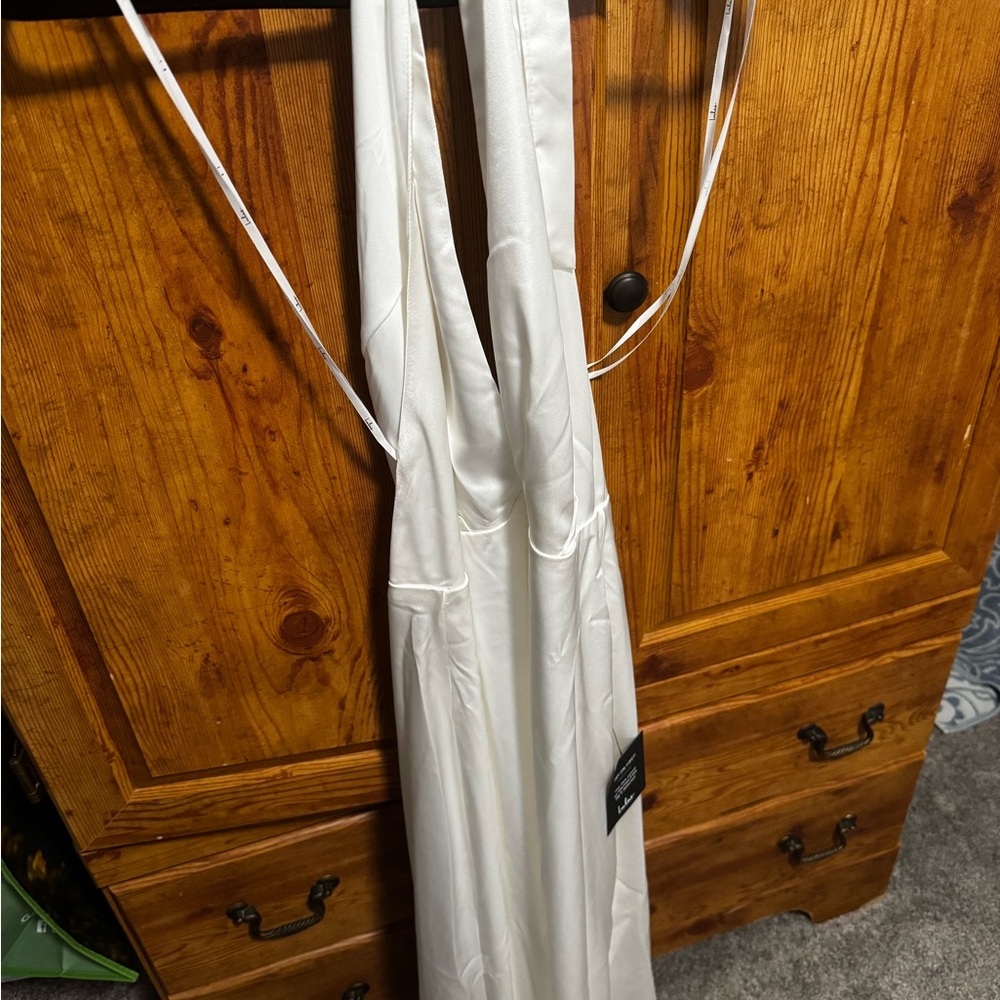 Lulu's Elegant White Wedding Dress